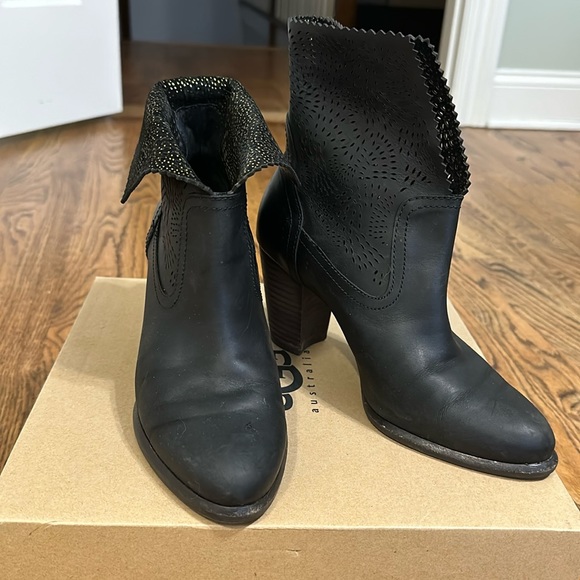 Ugg w Thames seaweed booties - Picture 1 of 5